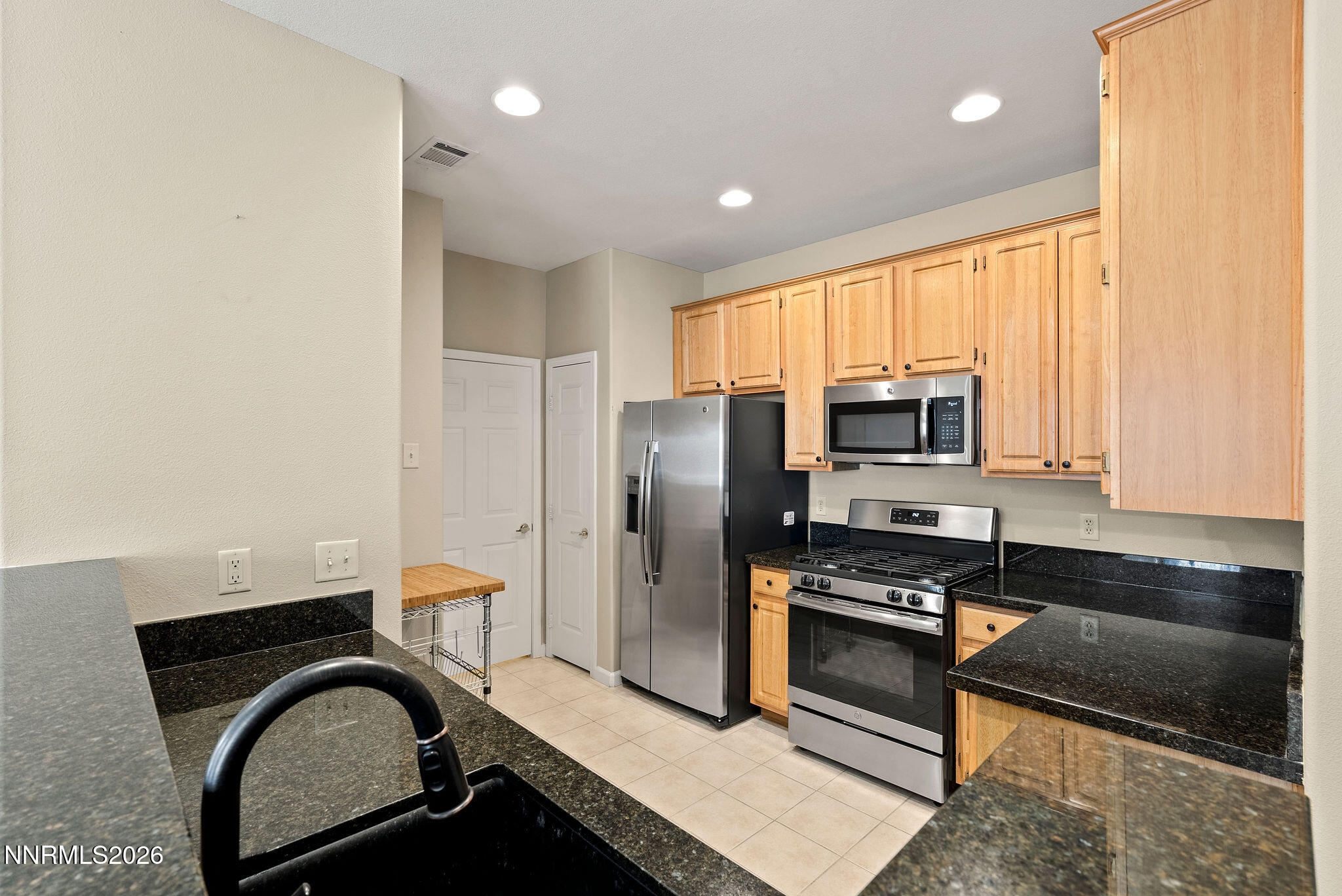 900 S Meadows Parkway APT 3424