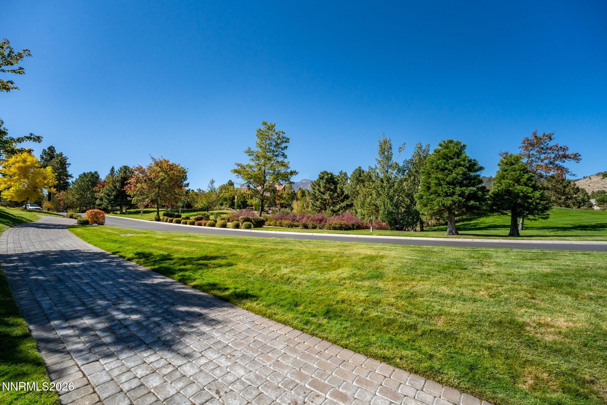 5685 Alpinista Circle