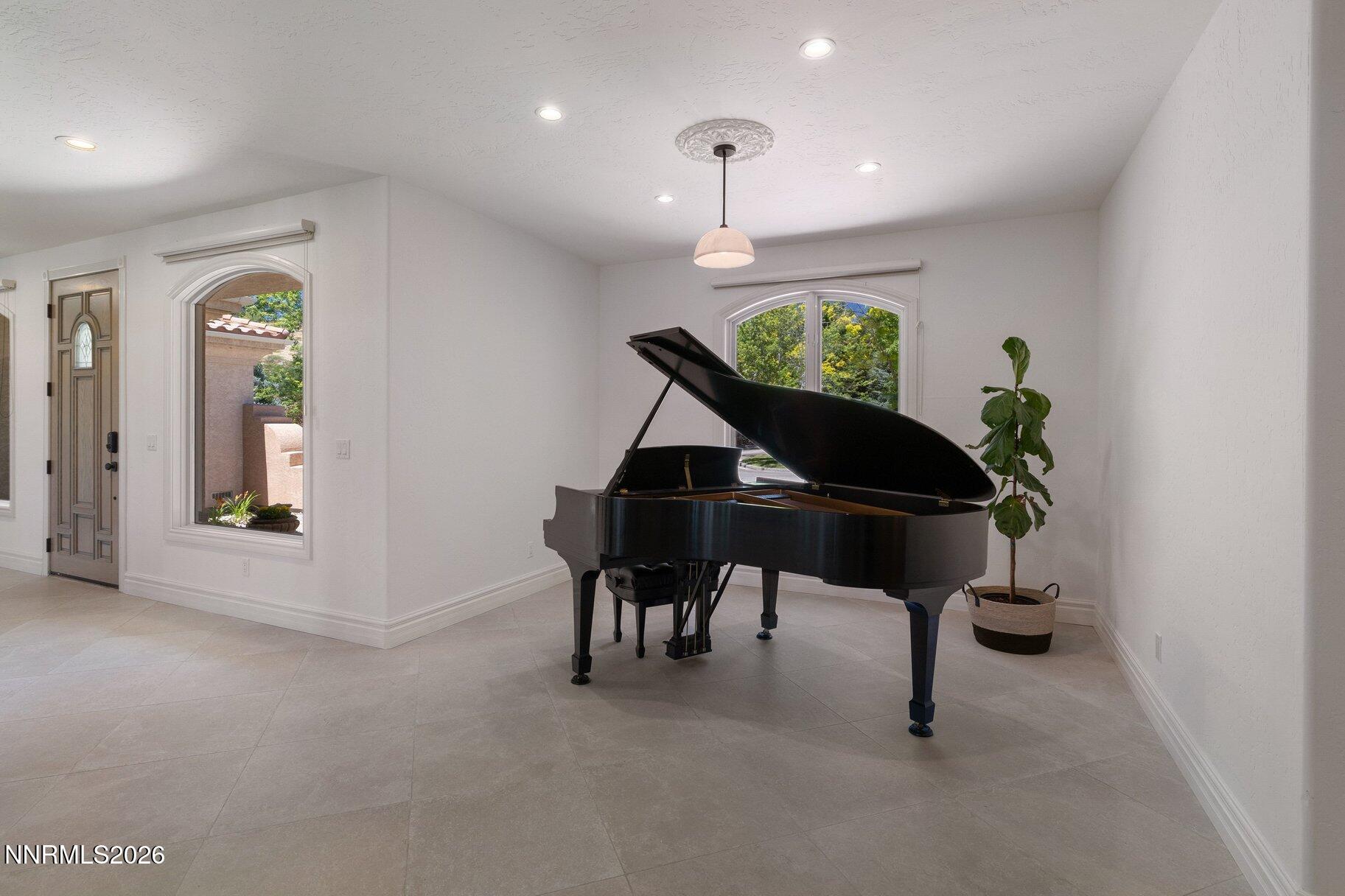 1750 Del Monte Lane