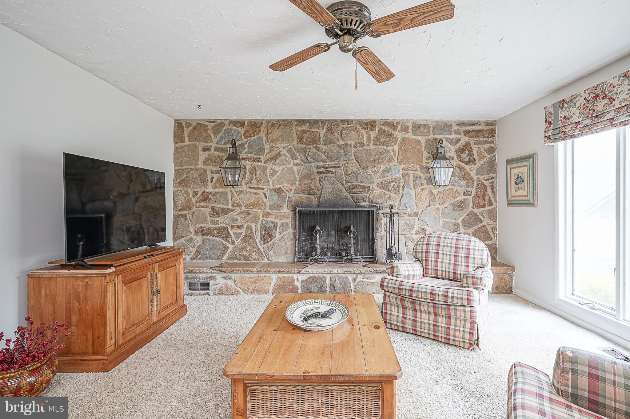 226 Tinder Box Ln