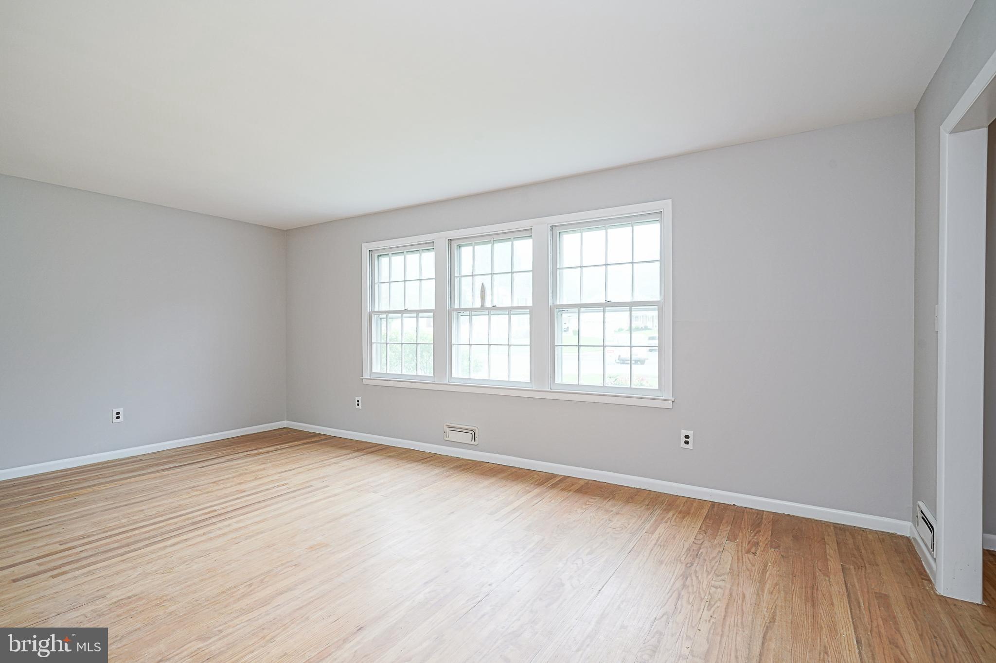 226 Tinder Box Ln