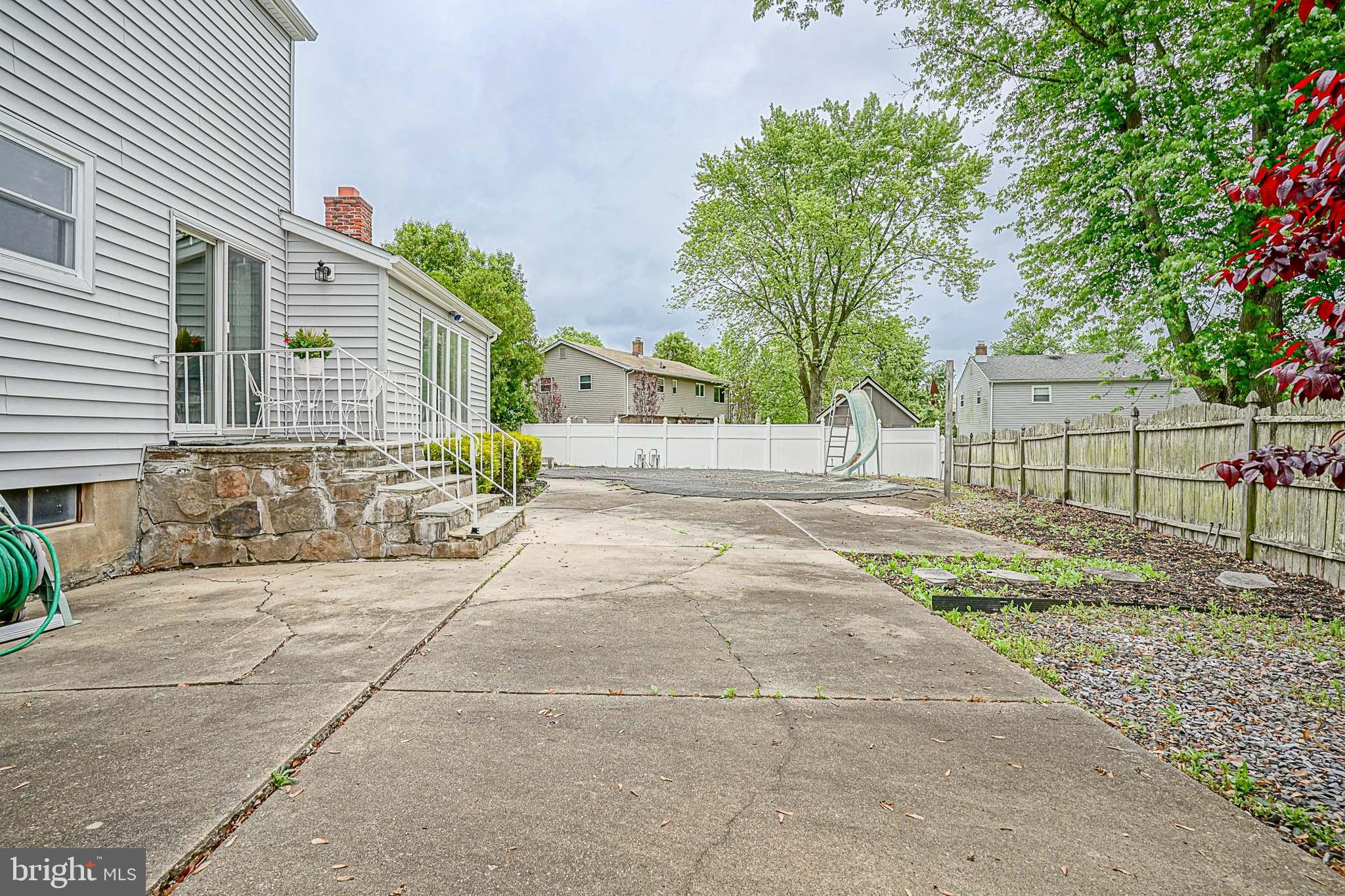 226 Tinder Box Ln
