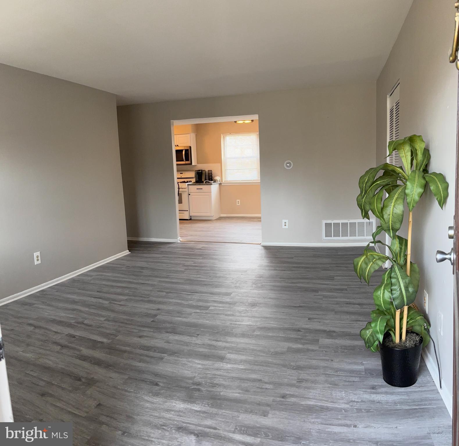 111 EAVES MILL RD