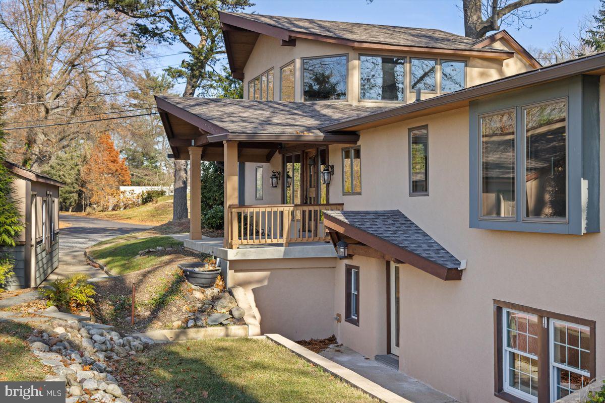 11 BEECHNUT LN
