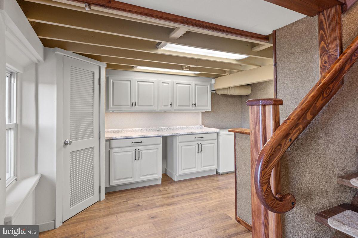 11 BEECHNUT LN
