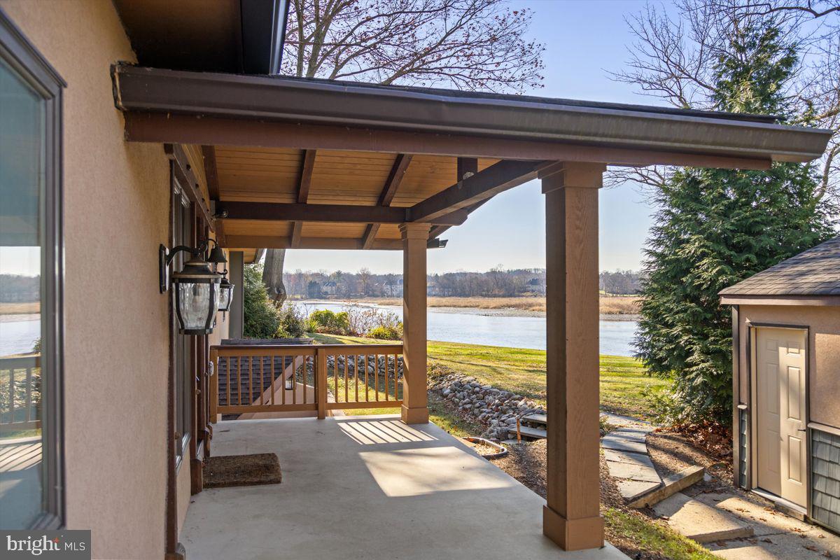 11 BEECHNUT LN