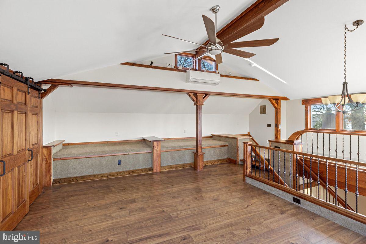 11 BEECHNUT LN