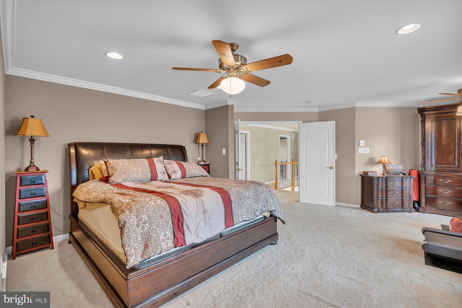 413 W Country Club Dr