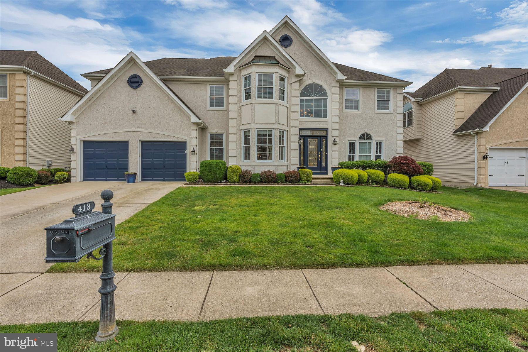 413 W Country Club Dr