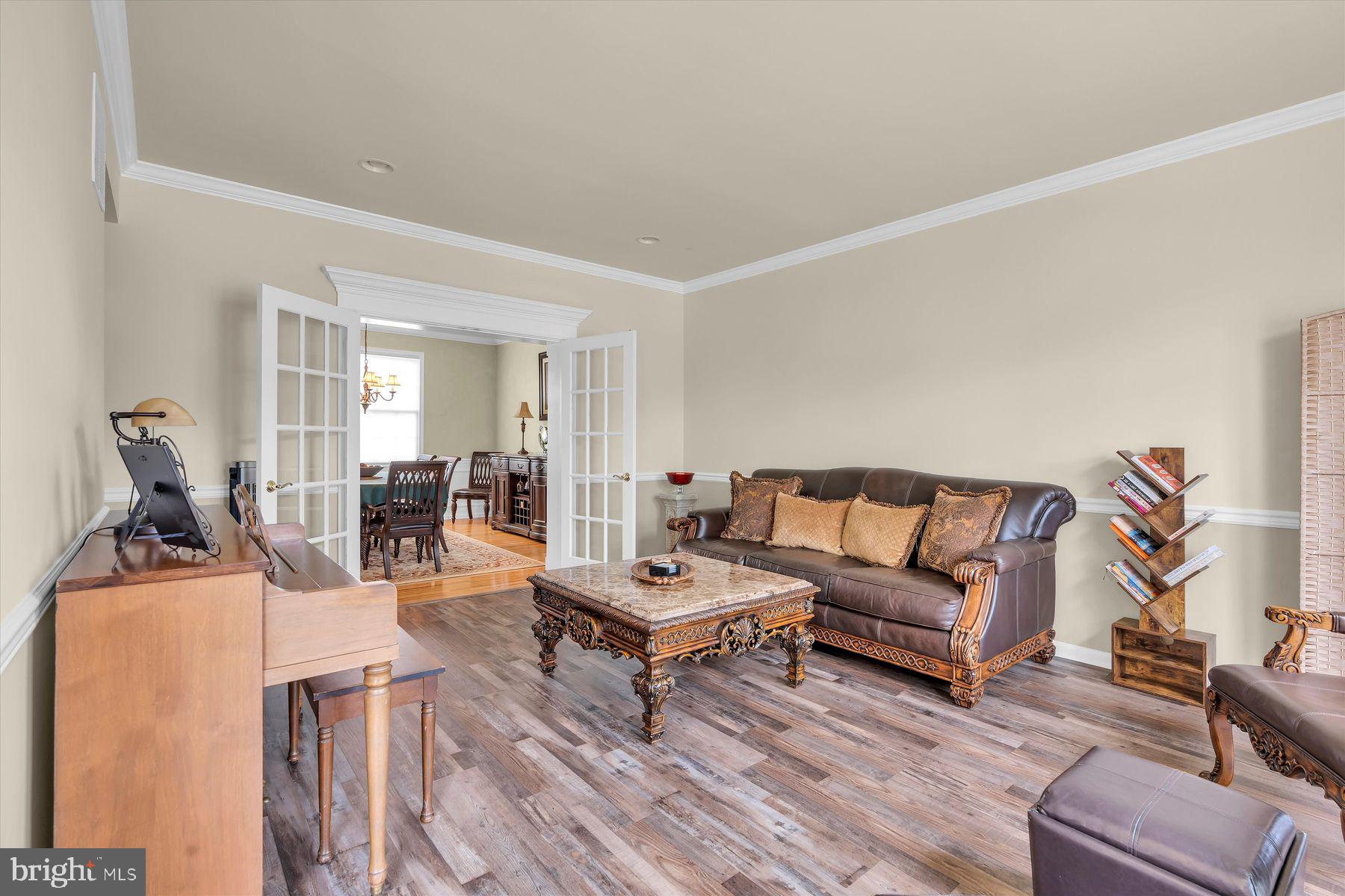 413 W Country Club Dr