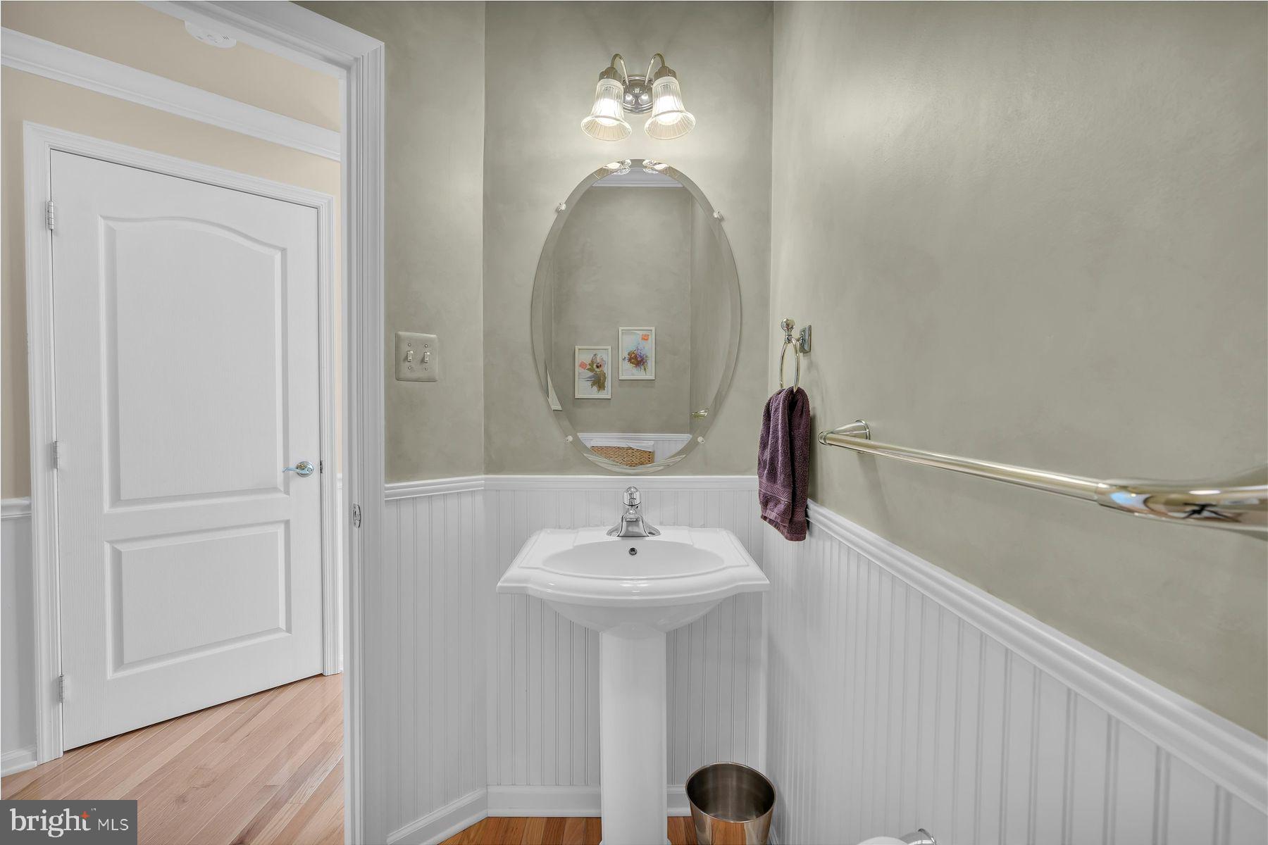 413 W Country Club Dr