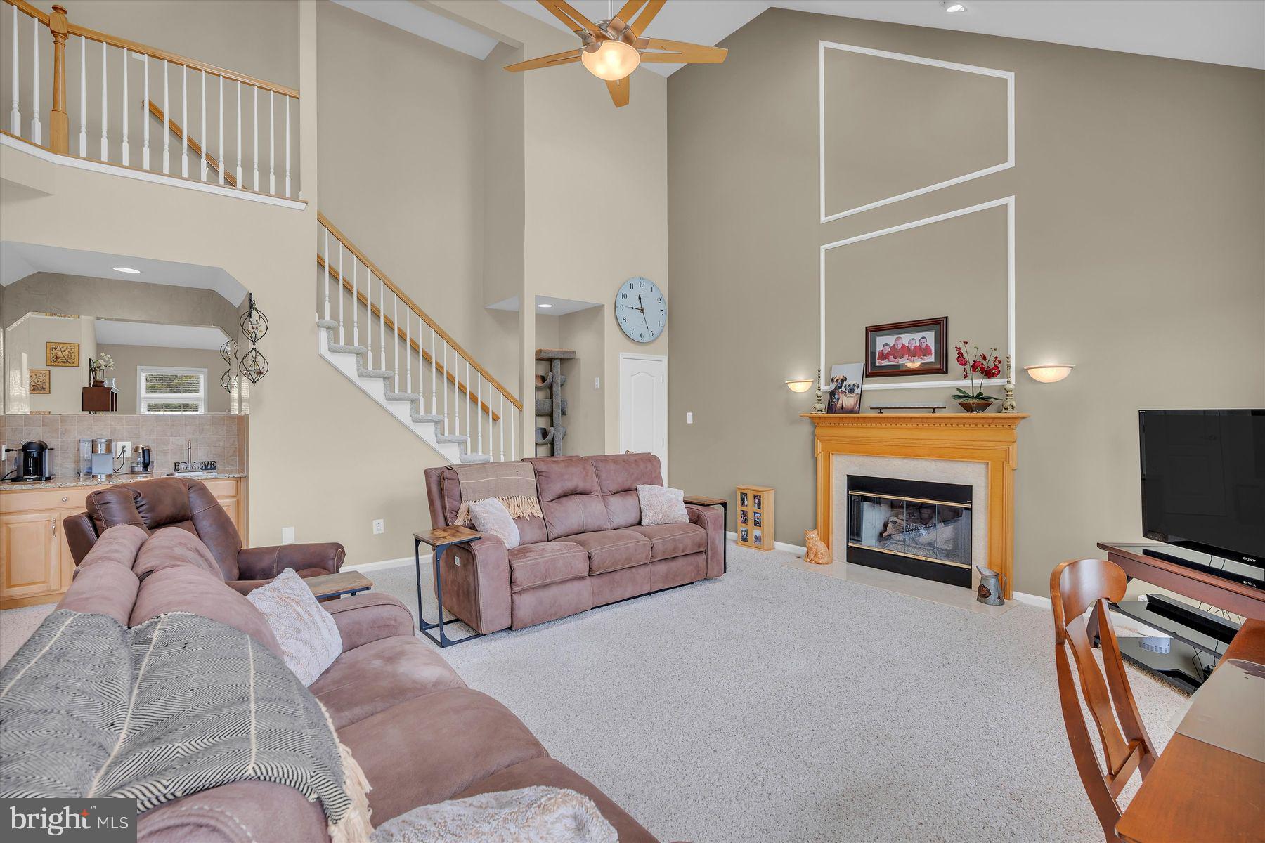 413 W Country Club Dr
