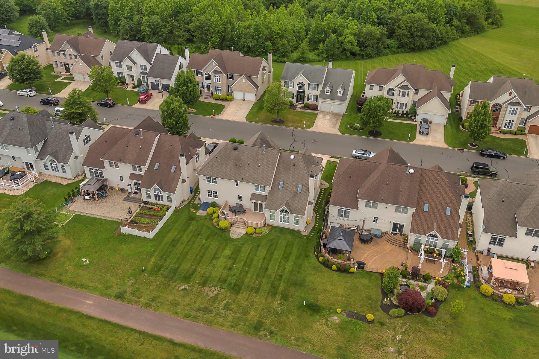 413 W Country Club Dr