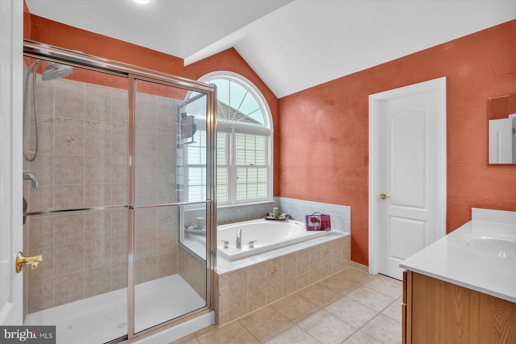413 W Country Club Dr