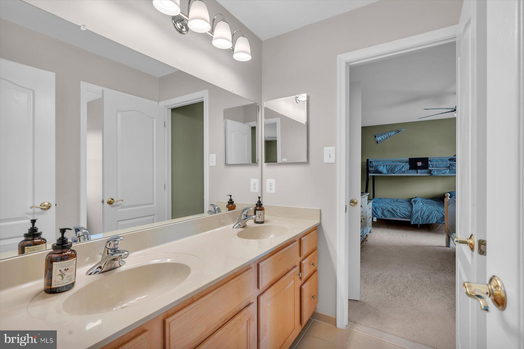413 W Country Club Dr