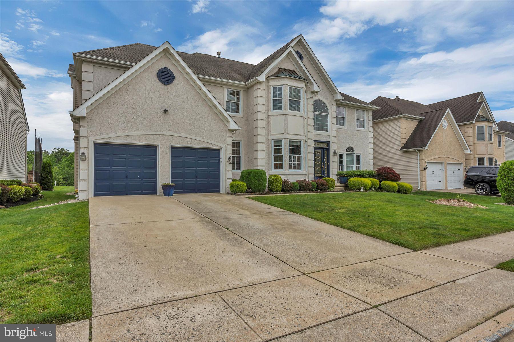 413 W Country Club Dr