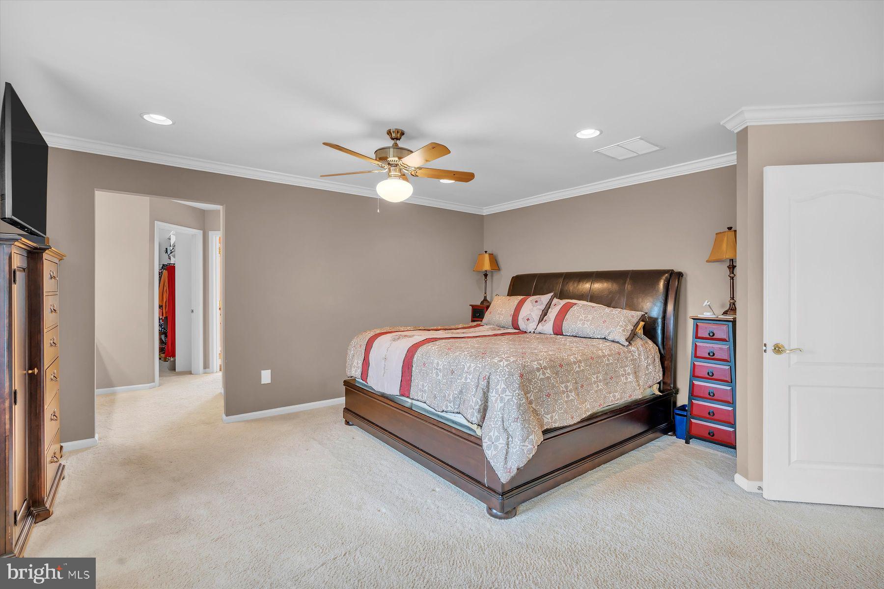 413 W Country Club Dr
