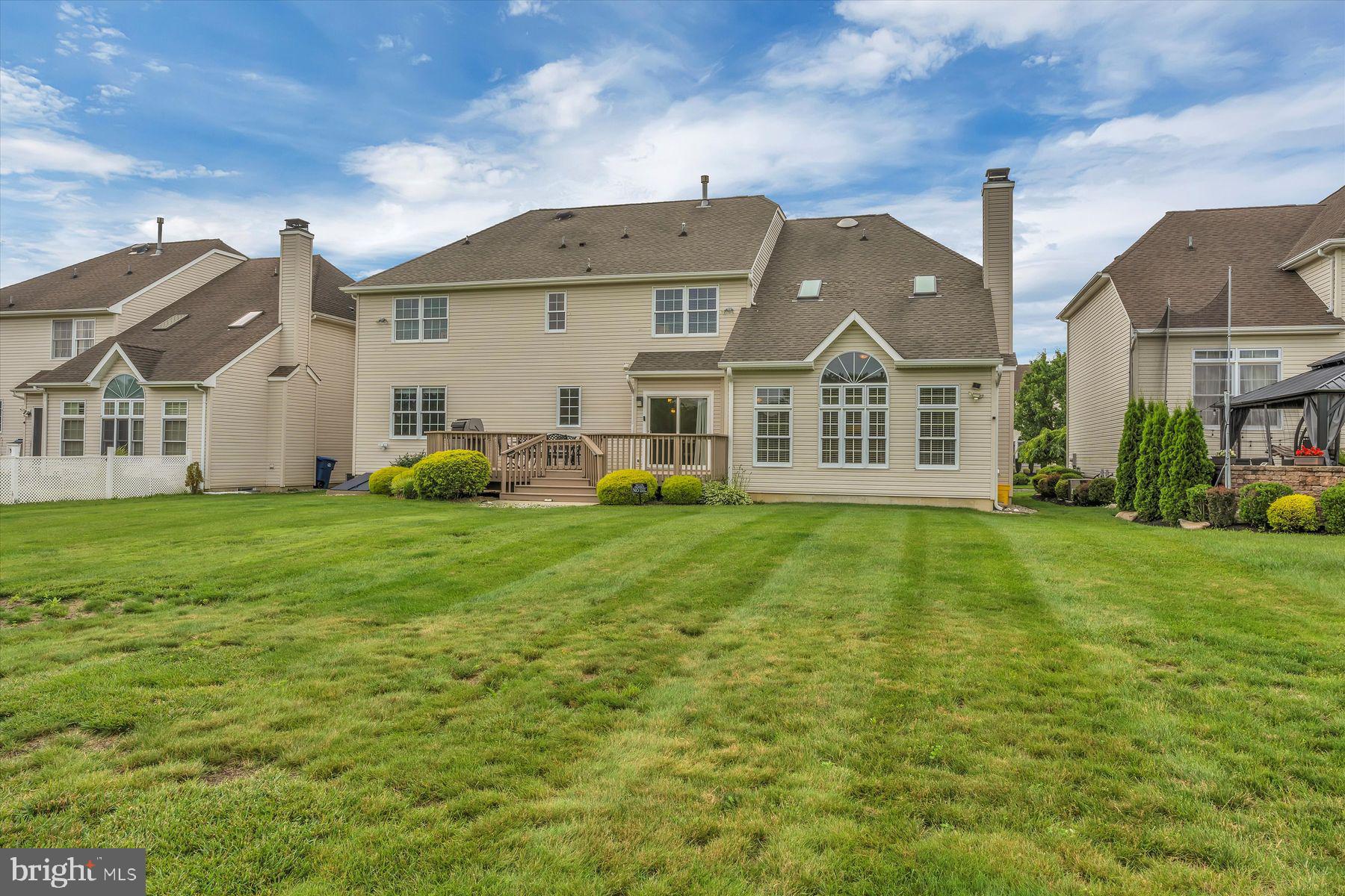 413 W Country Club Dr