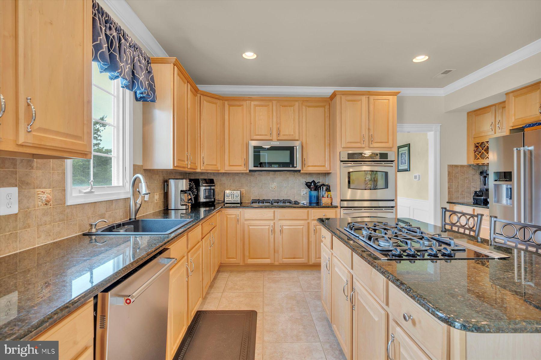413 W Country Club Dr