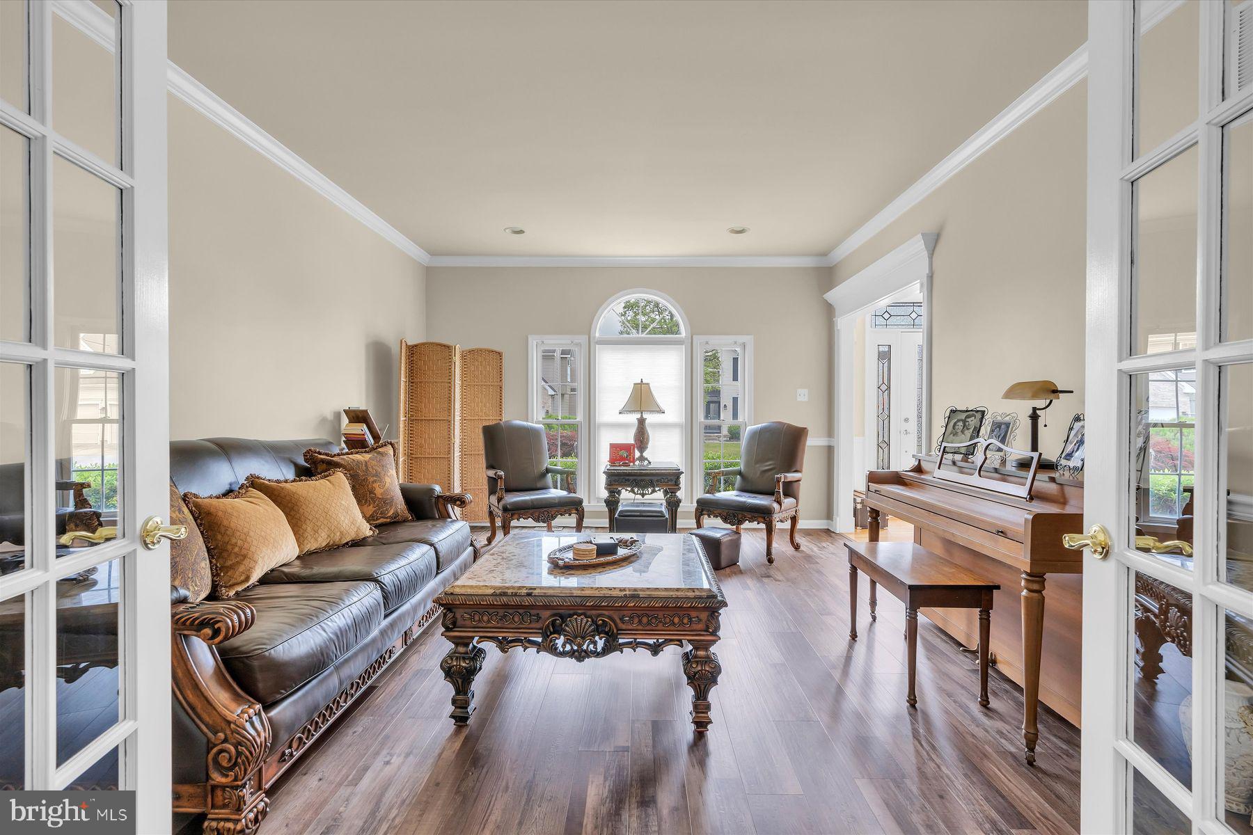 413 W Country Club Dr