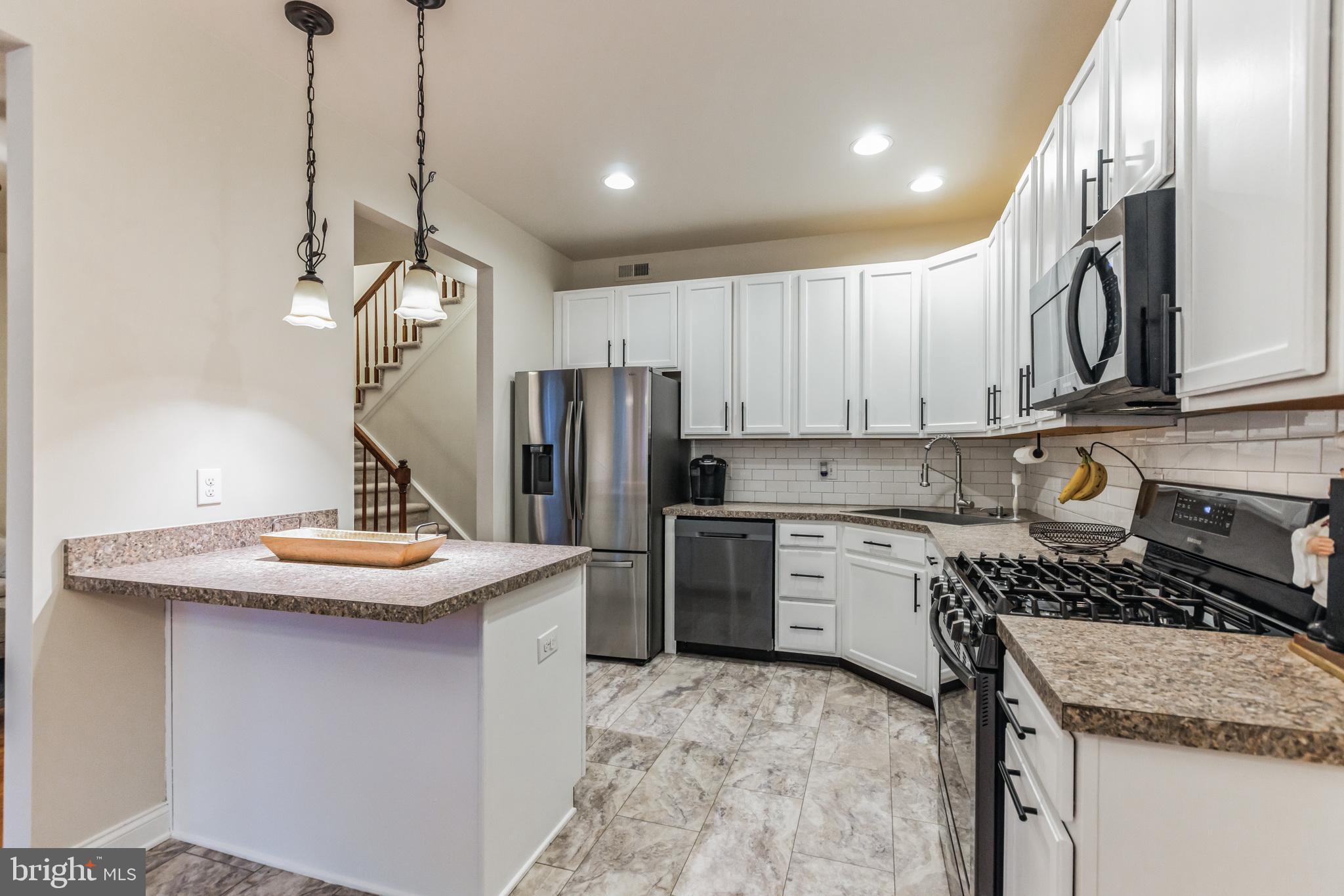 41 Glacier Dr