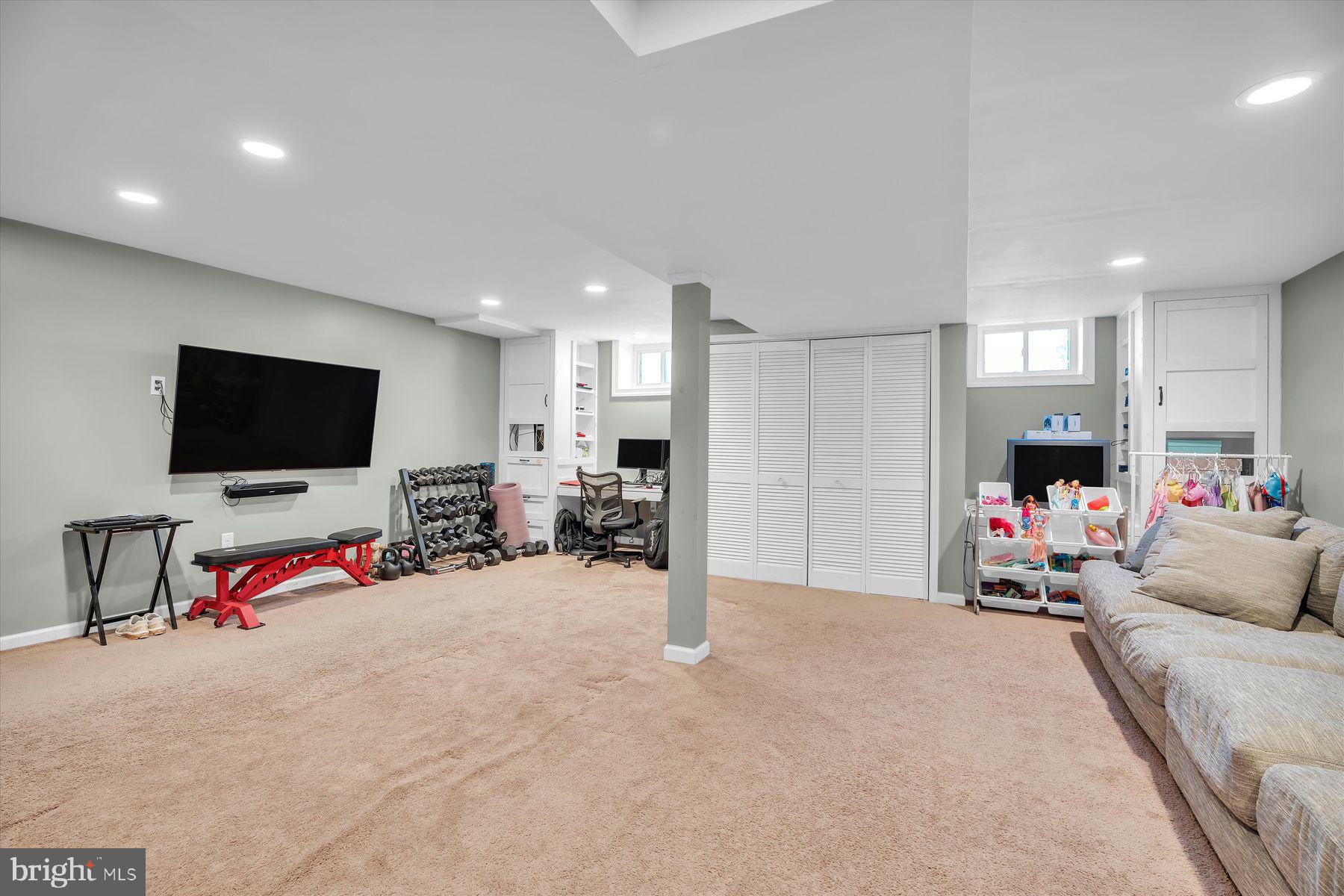 39 COUNTRY CLUB ROAD