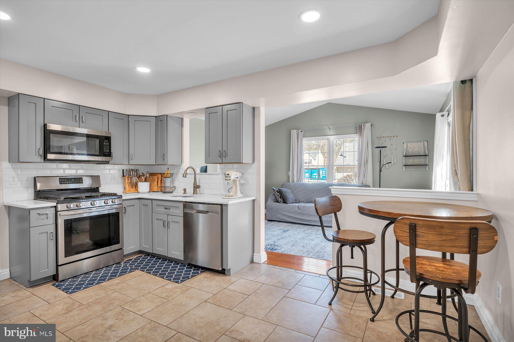 39 COUNTRY CLUB ROAD