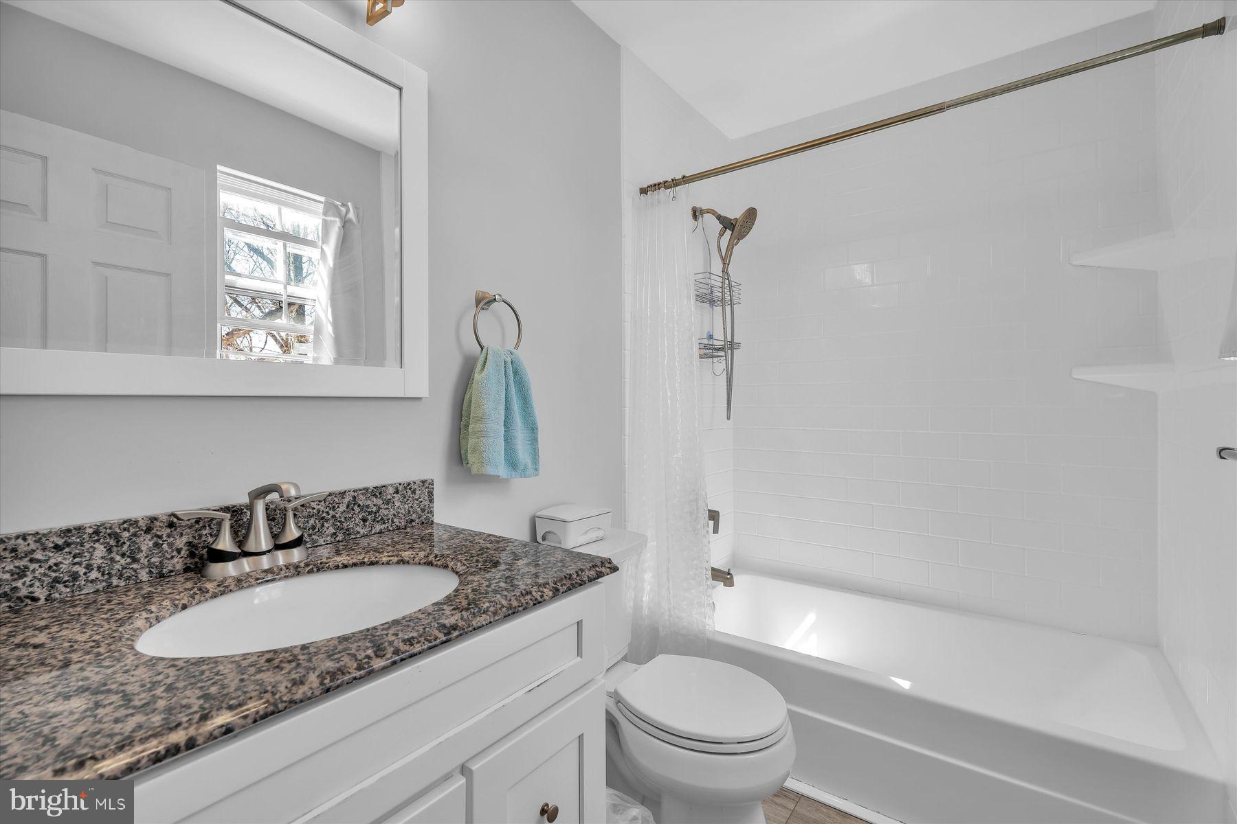 39 COUNTRY CLUB ROAD