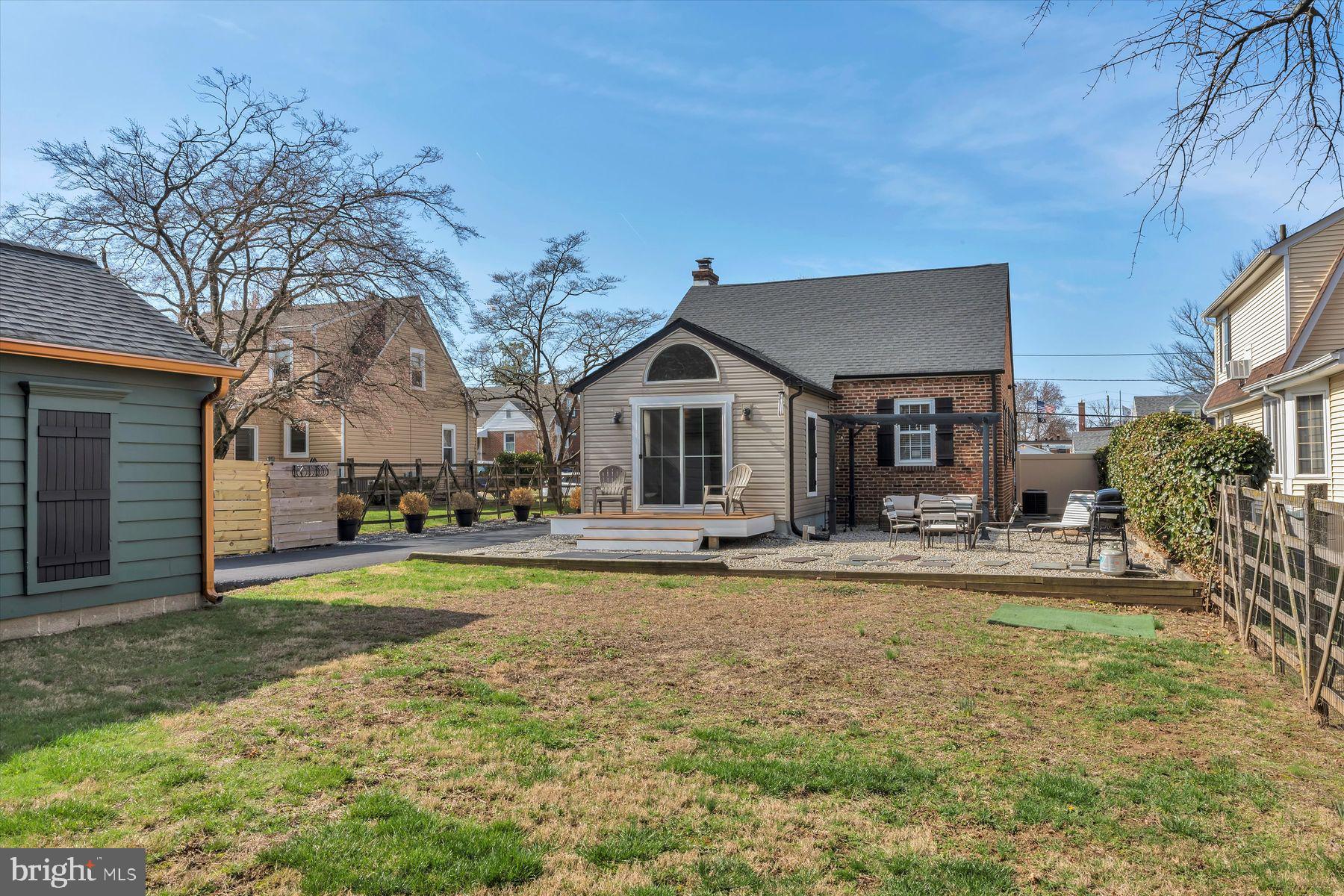 724 Mayflower Ave