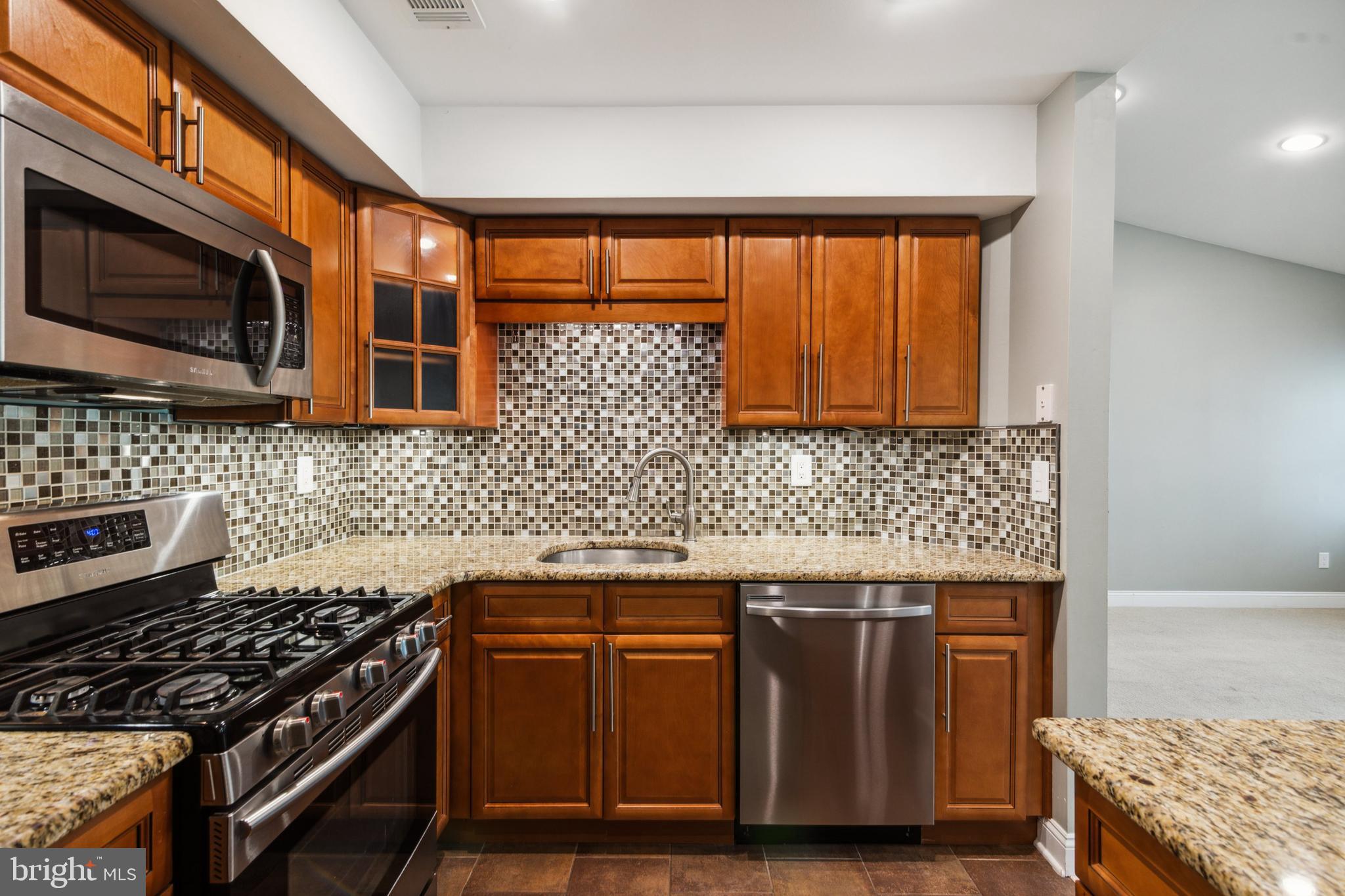 103 CLARIDGE COURT 11