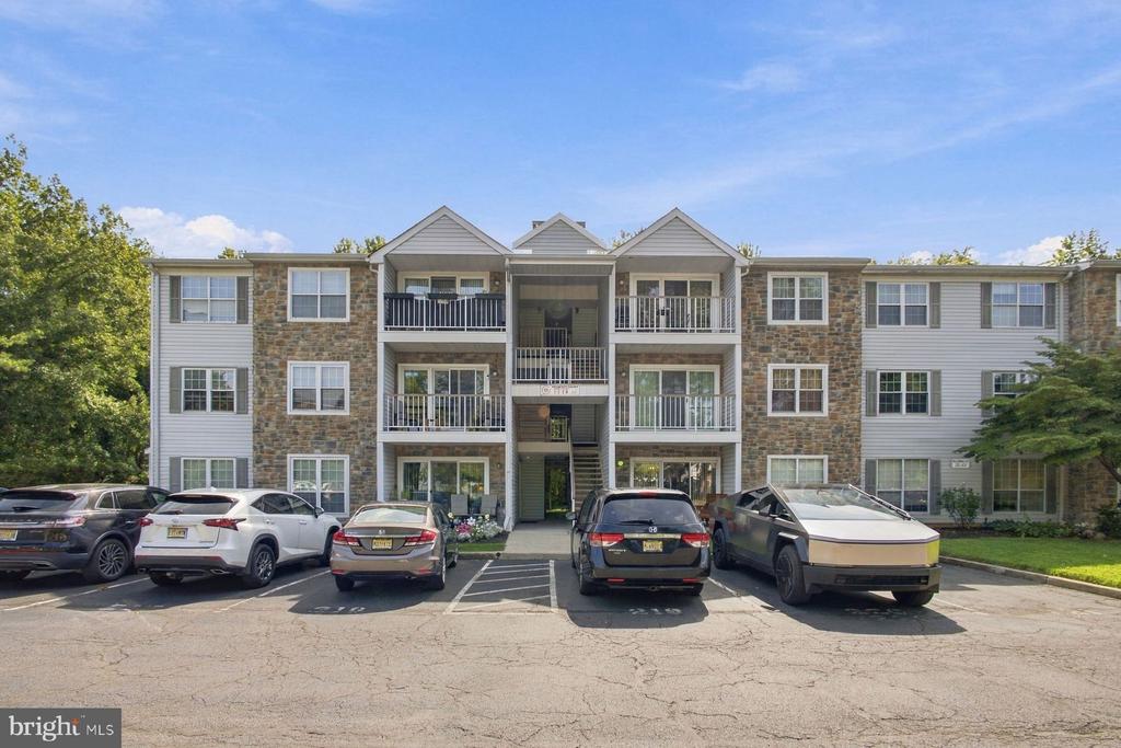 43 MULBERRY COURT