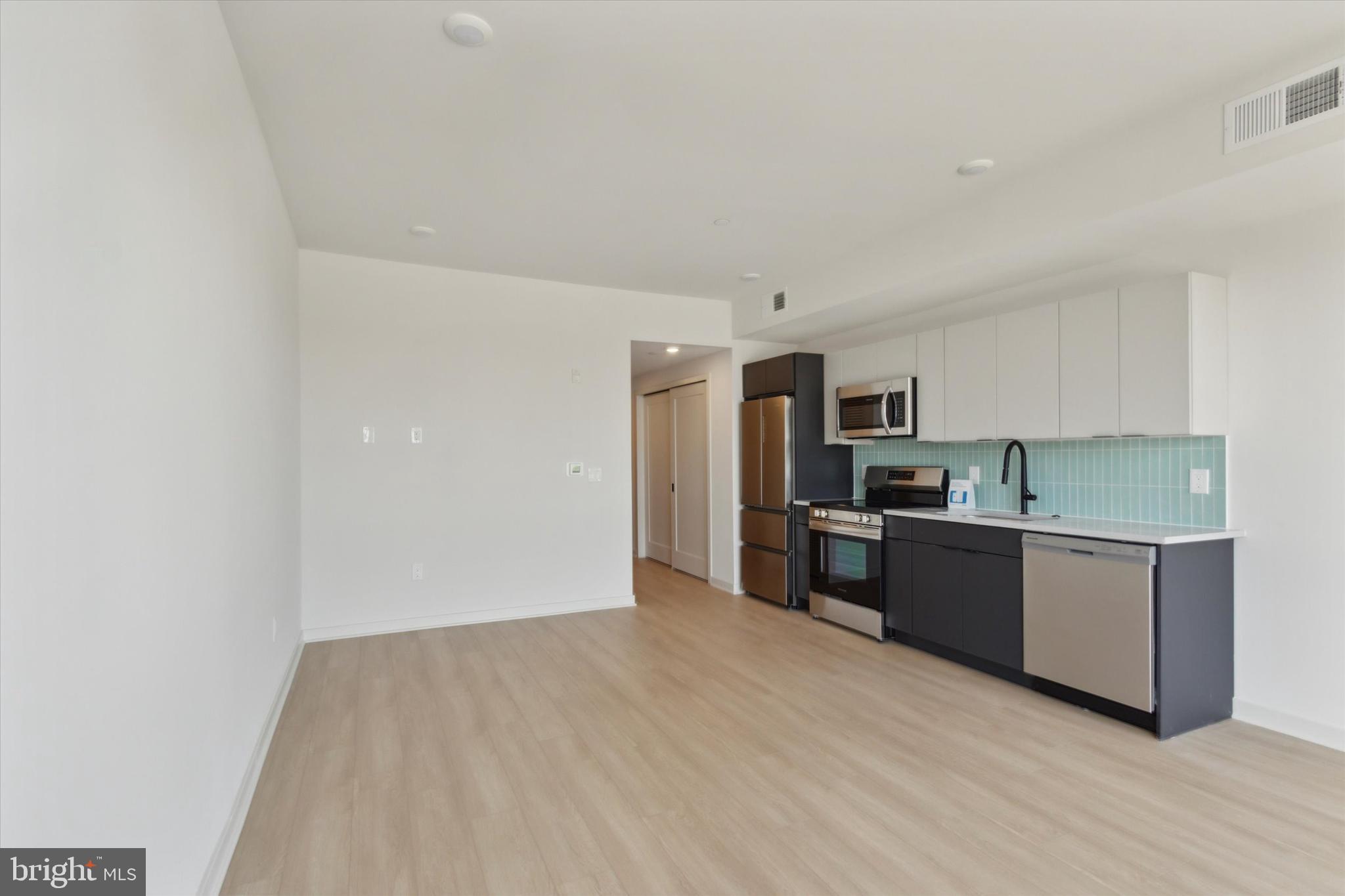 1775 N AMERICAN ST #STUDIO