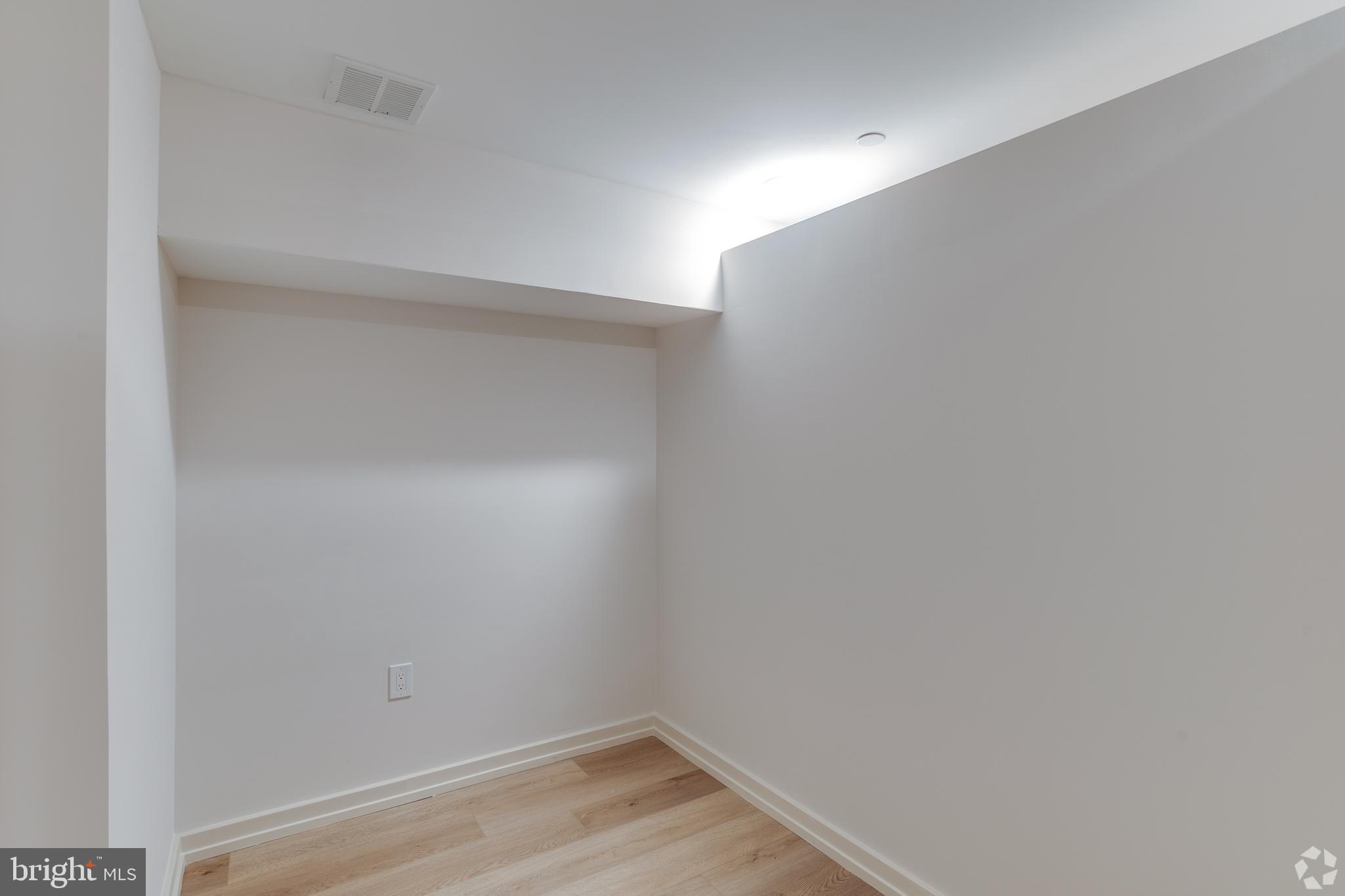 2009 N HOWARD ST #1B1BA