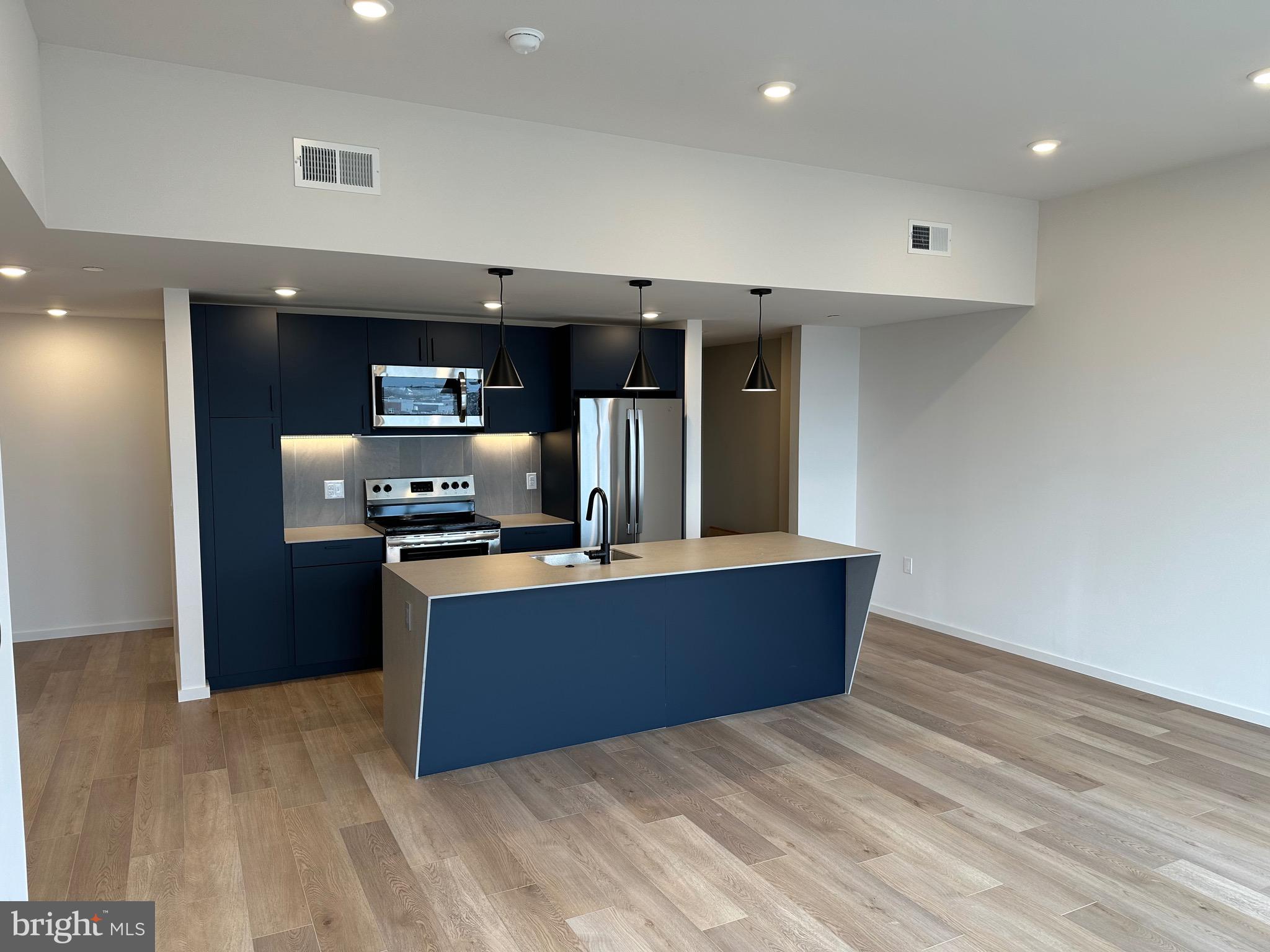 1705 N AMERICAN ST #3B2BA