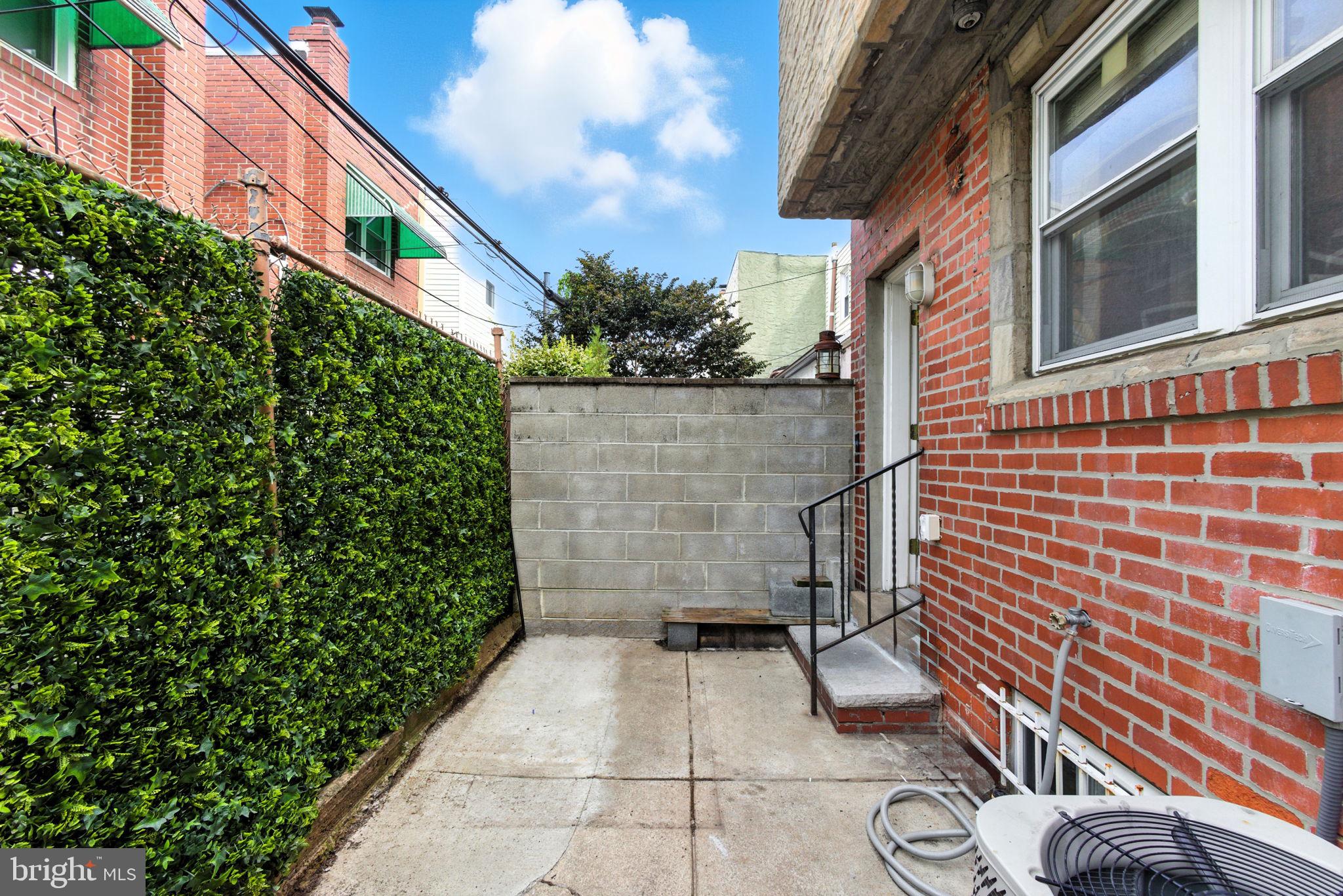 1920 S ALDER STREET