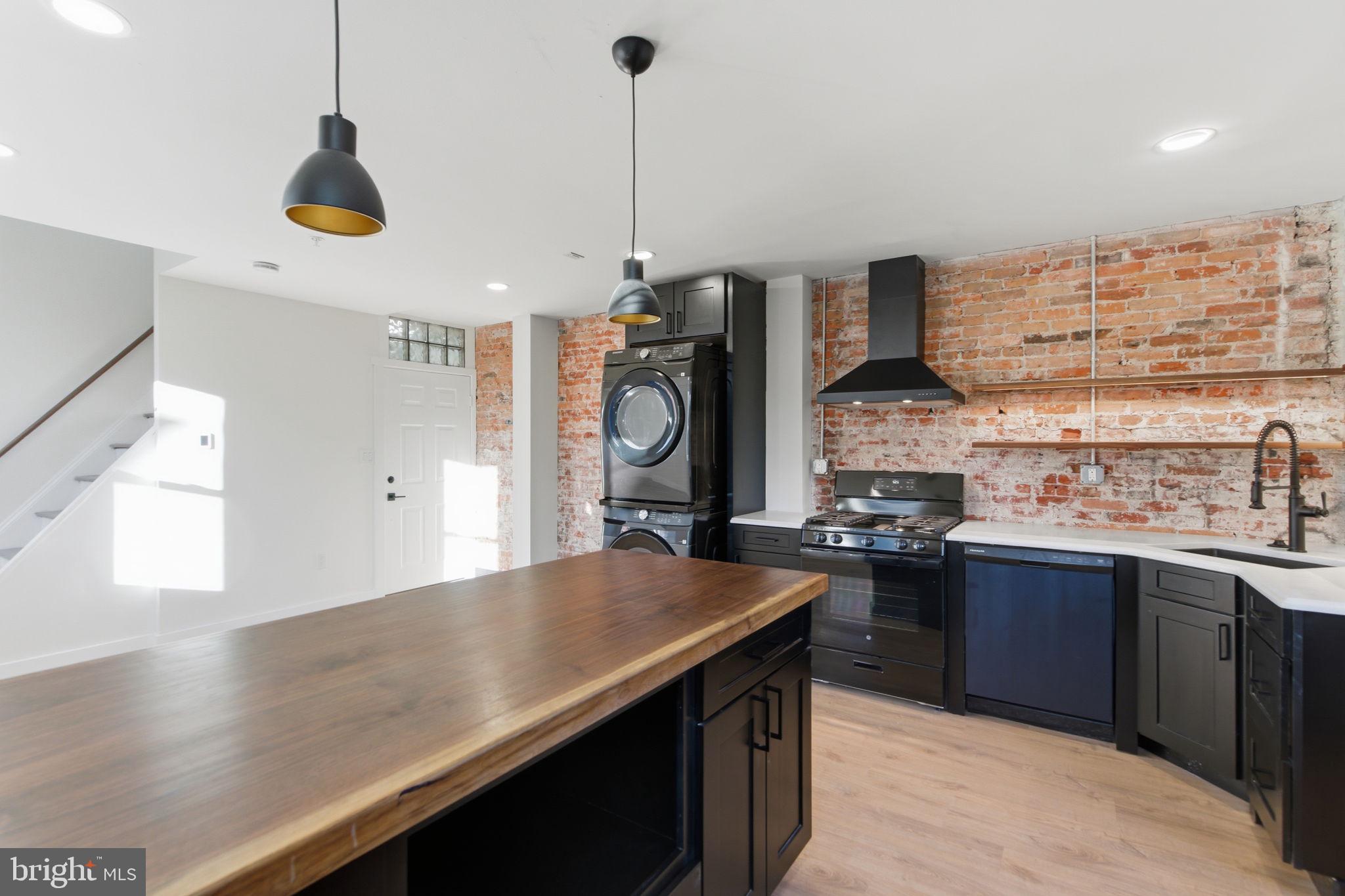 2738 POPLAR STREET 2R