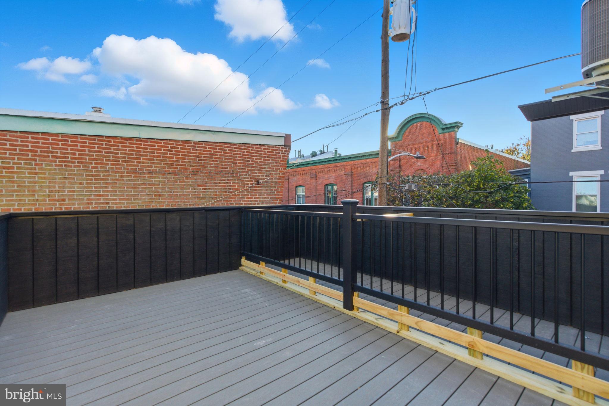 2738 POPLAR STREET 2R