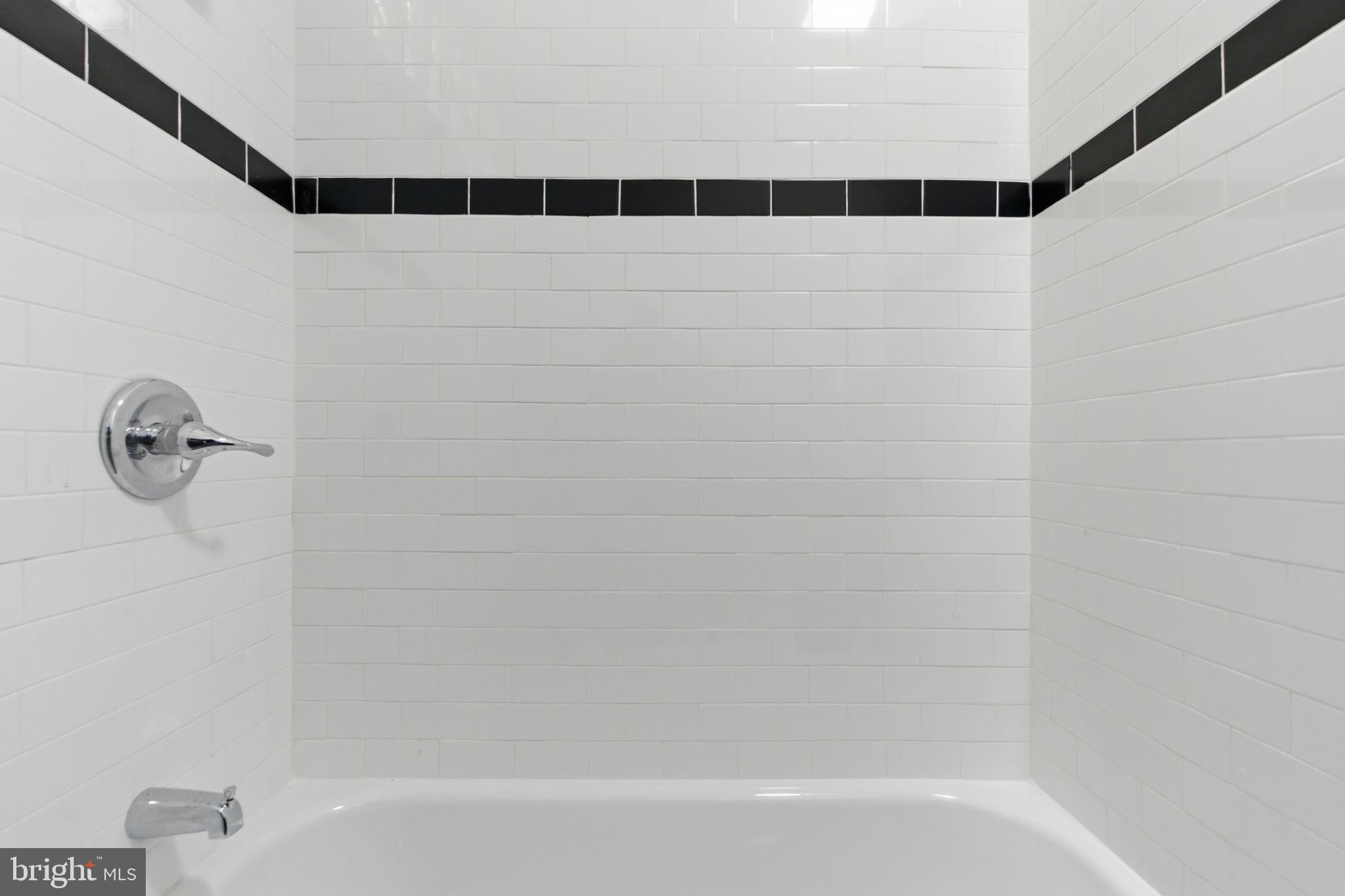 2738 POPLAR STREET 2R