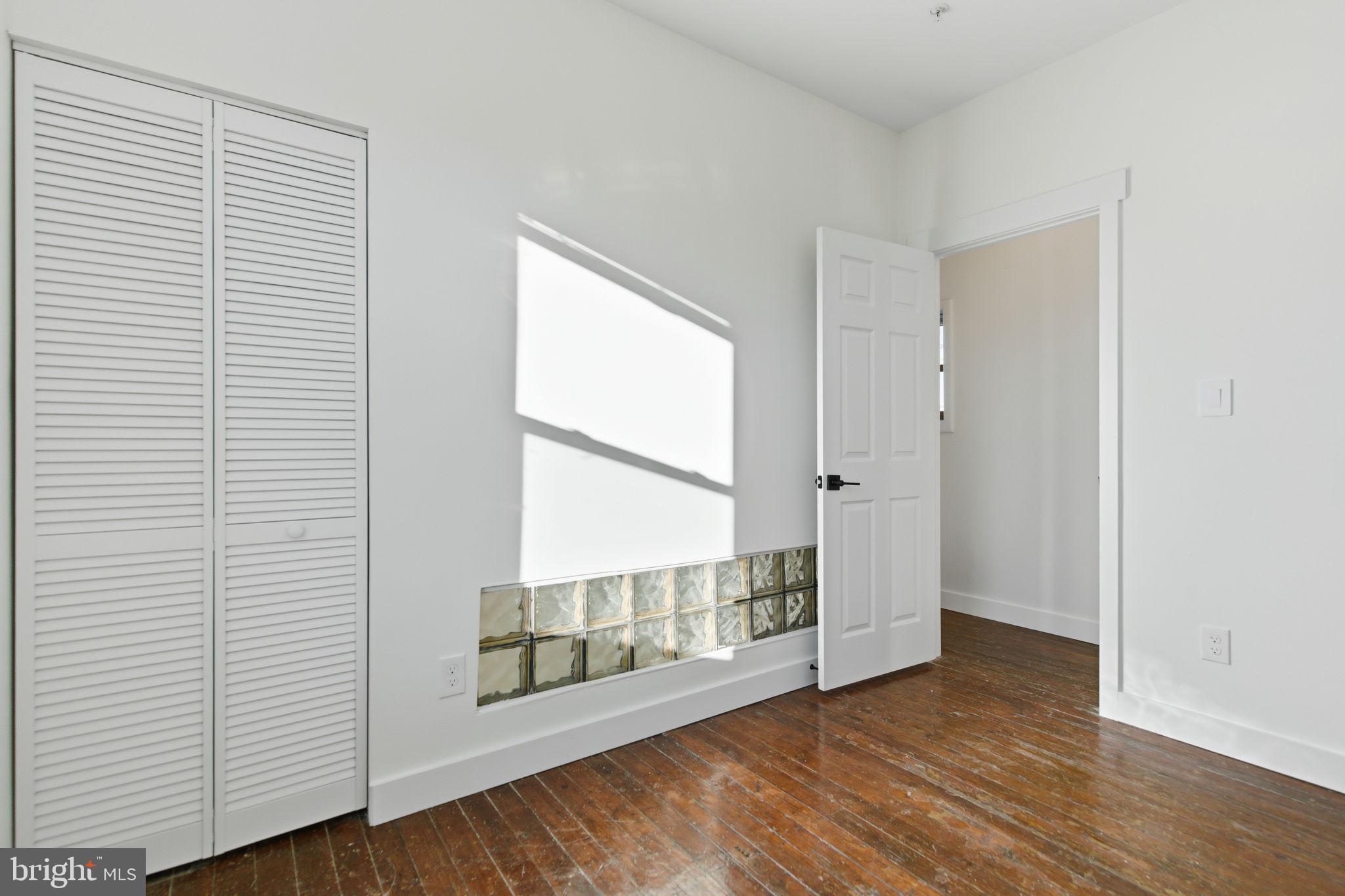 2738 POPLAR STREET 2R