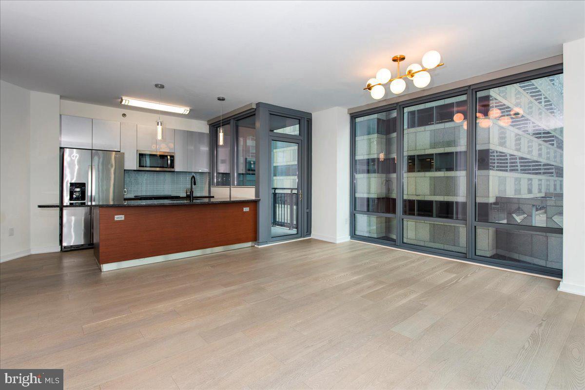 2101 MARKET STREET 00 2206