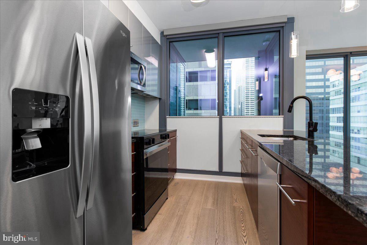 2101 MARKET STREET 00 2206