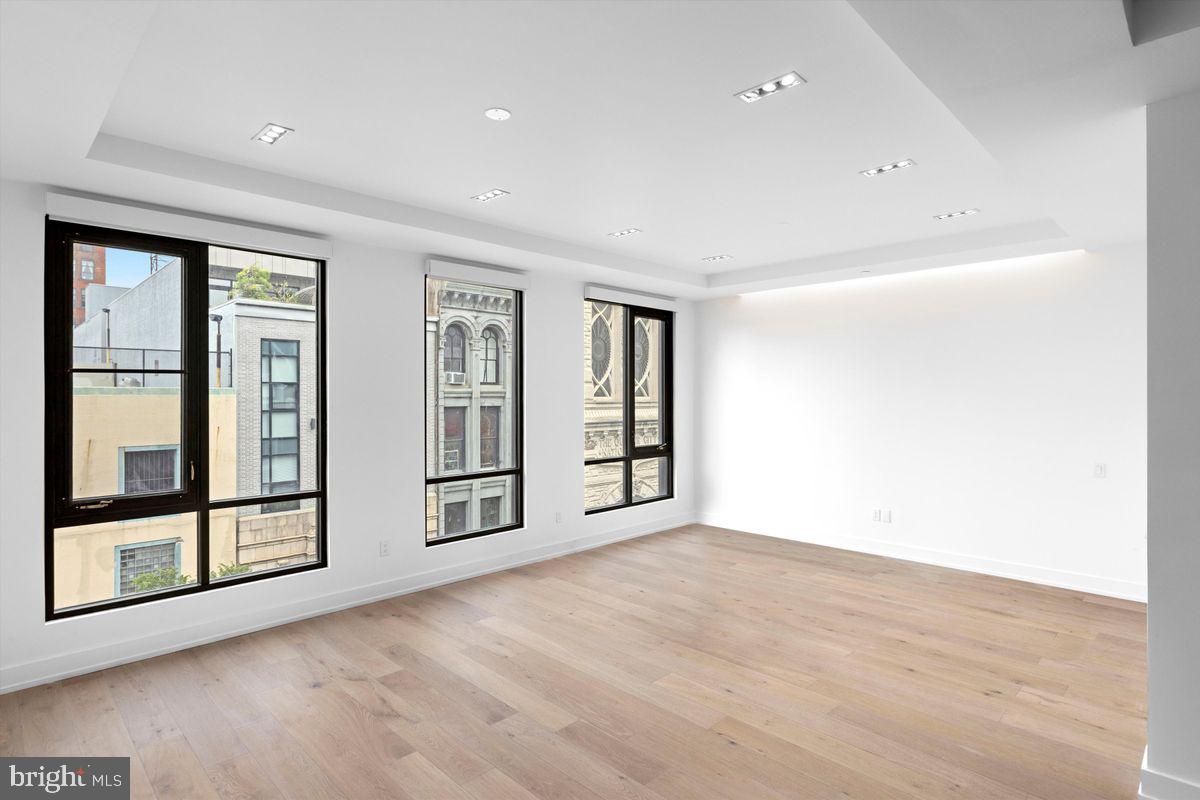 724 CHESTNUT STREET 201