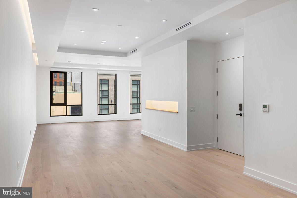 724 CHESTNUT STREET 201