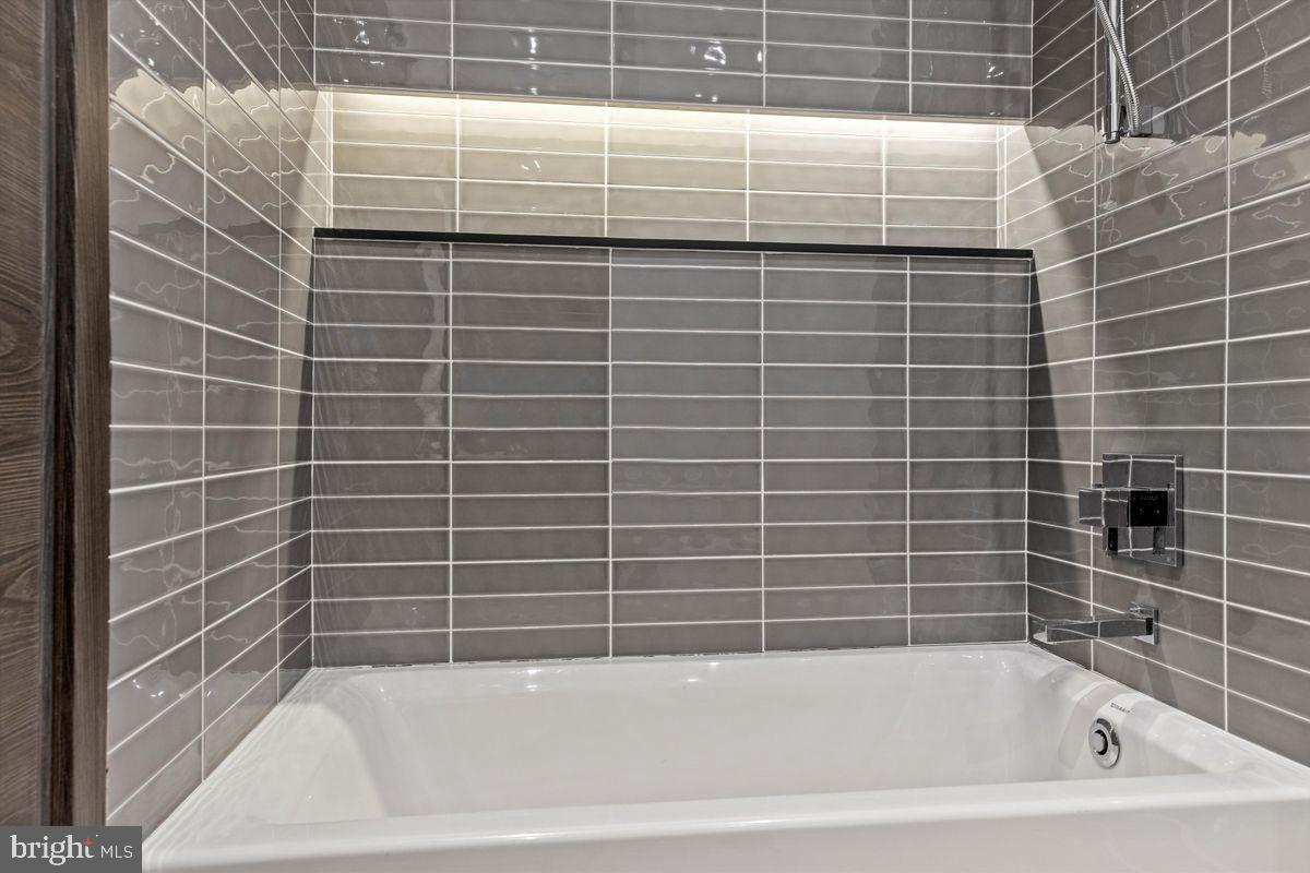 724 CHESTNUT STREET 201