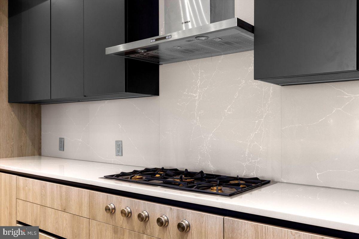 724 CHESTNUT STREET 201