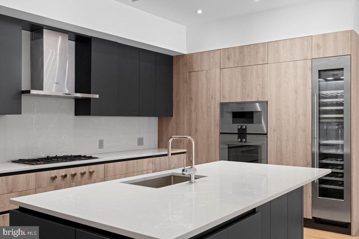 724 CHESTNUT STREET 201