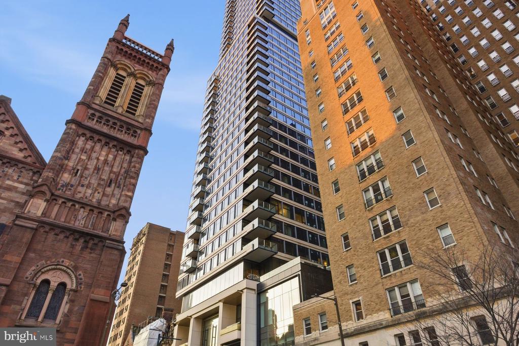1911 WALNUT ST 4402