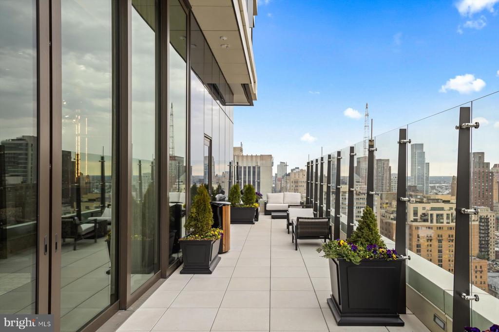 1911 WALNUT ST 4402
