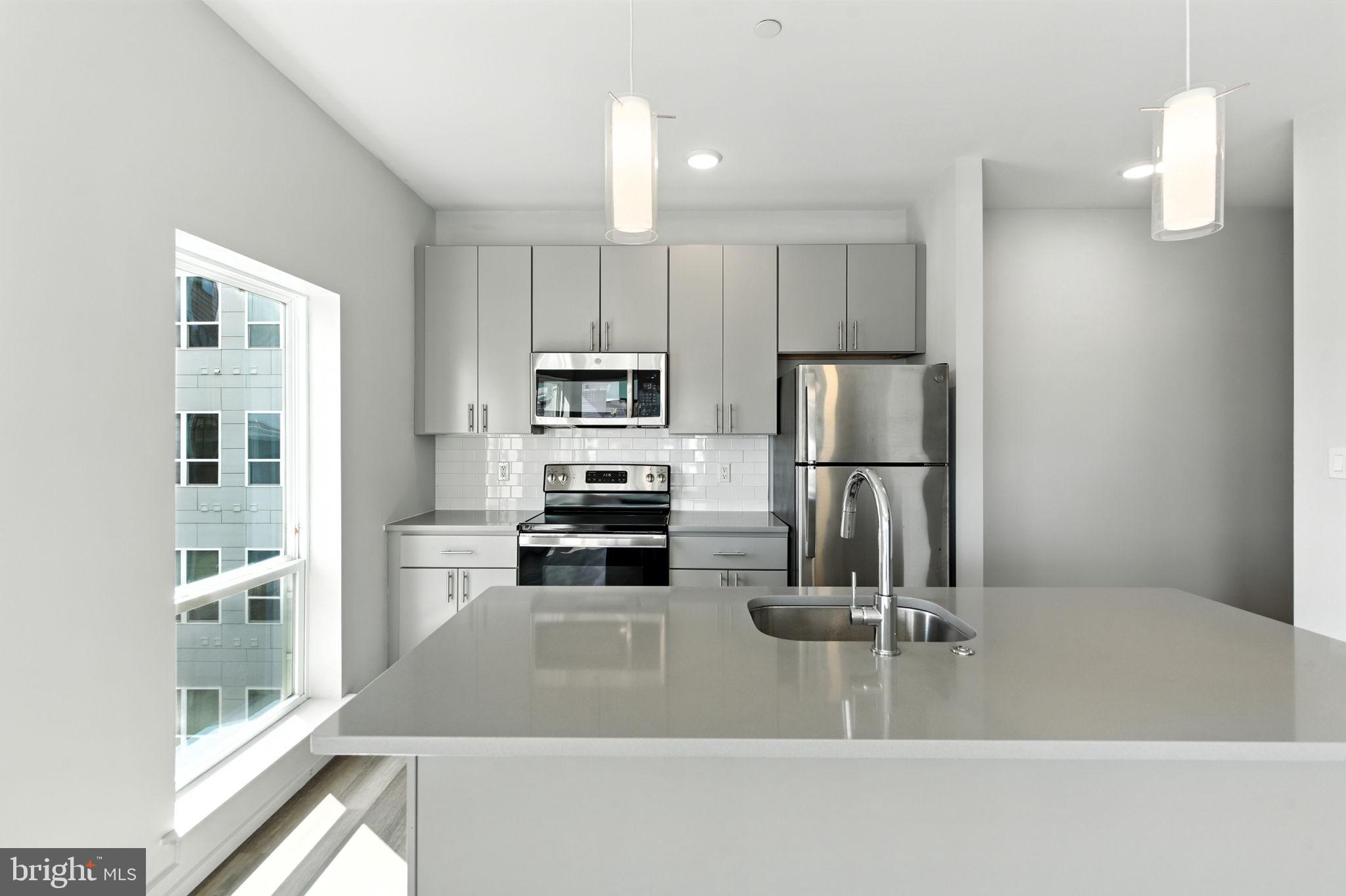 2110 E NORRIS STREET 402