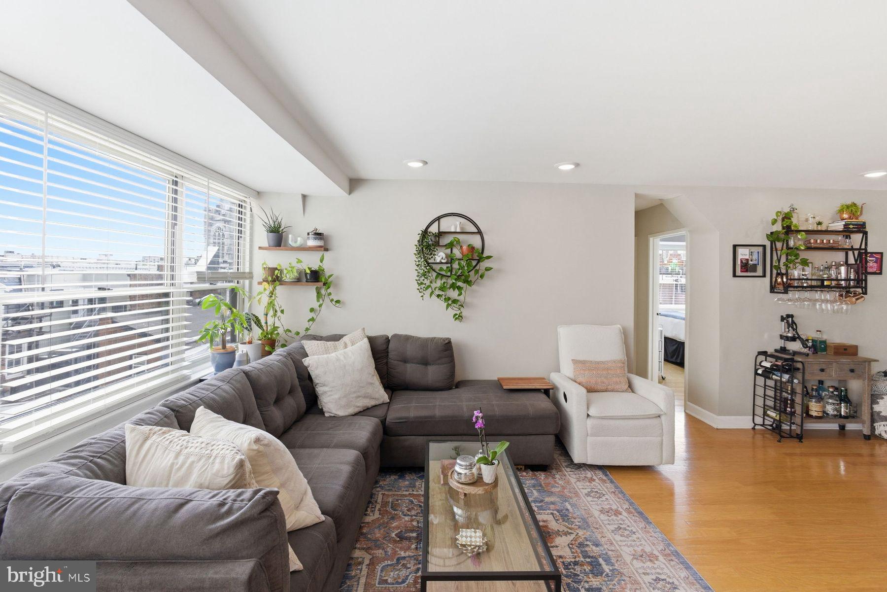 1810 RITTENHOUSE SQUARE 509